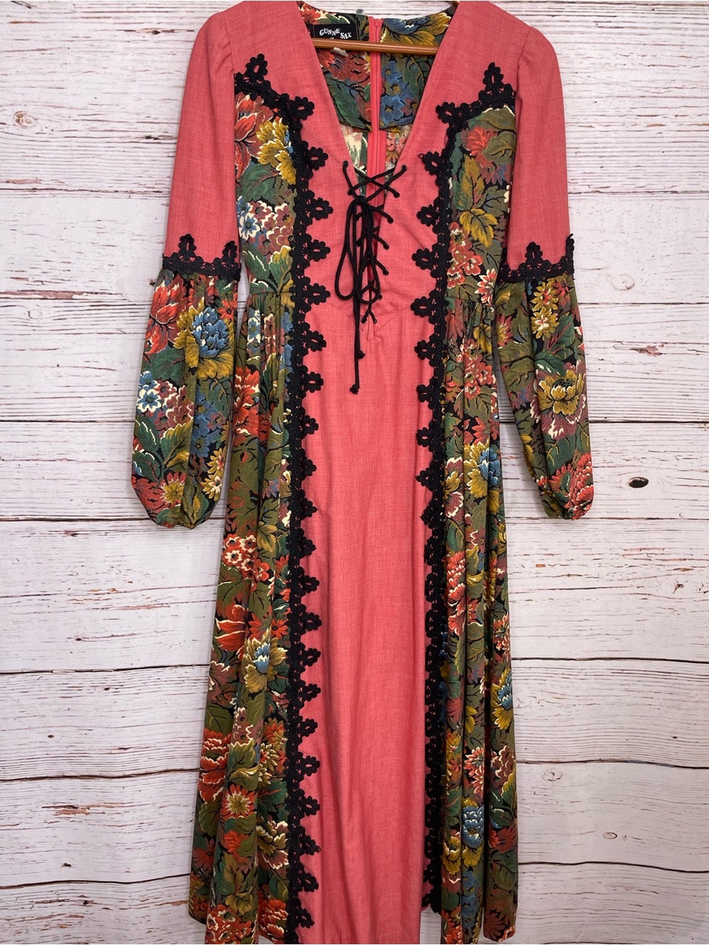 Gunne Sax vintage 1969 black label renaissance revival tapestry dress - Picture 4 of 15